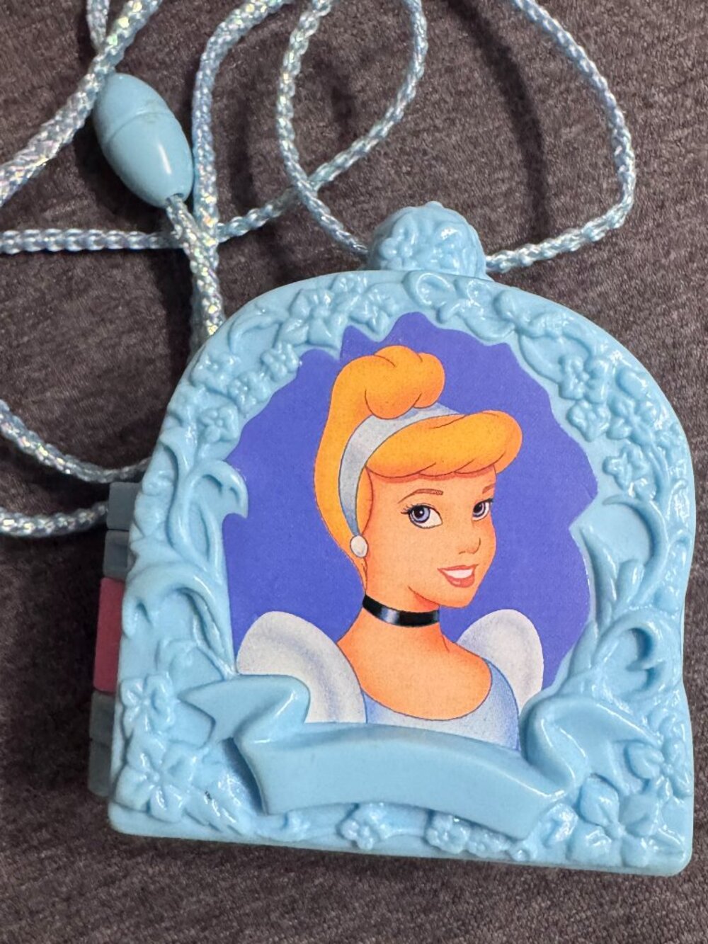 VINTAGE Disney Once Upon a Time Cinderella Locket COMPLETE with figurines